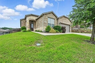 Building Photo - 3708 Bastrop St