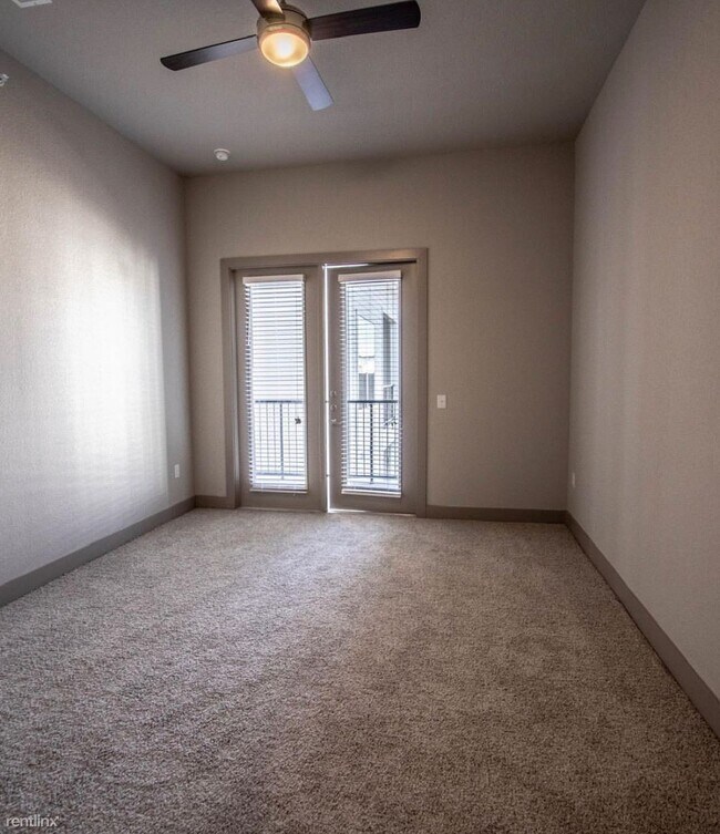 Foto del edificio - 1 br, 1 bath Condo - 26701 E University Dr...