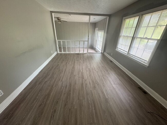 Building Photo - 143 Alton Dr