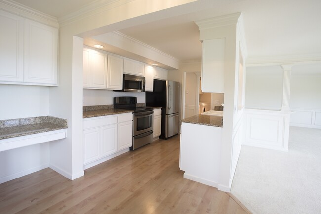 Foto del edificio - Stunning downtown Kirkland 2 bedroom Condo!!