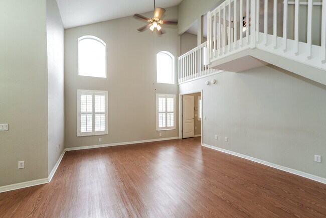 Foto del edificio - 30439 Wrencrest Dr