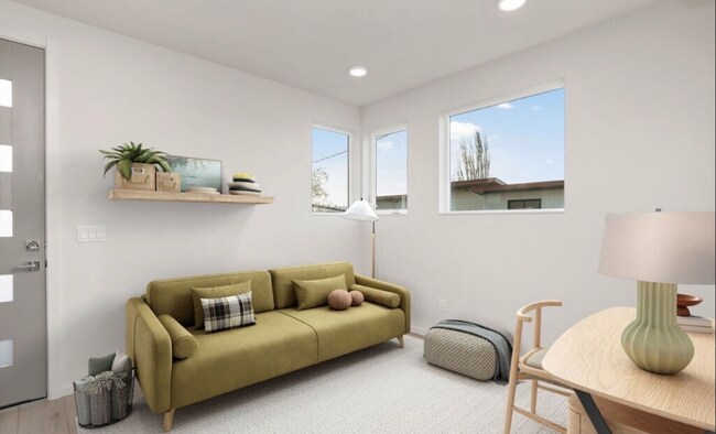 Espacio diáfano con abundante luz natural y posibilidad de uso flexible. - 2921A Franklin Ave E