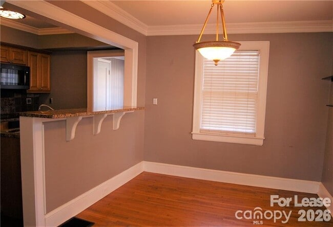 Building Photo - 612 Woodruff Pl