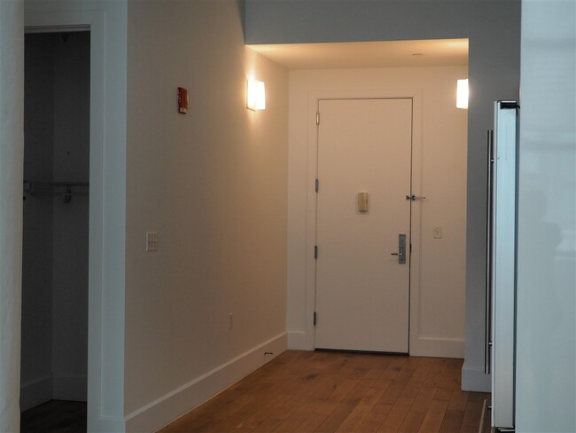 Building Photo - 50 Dey St