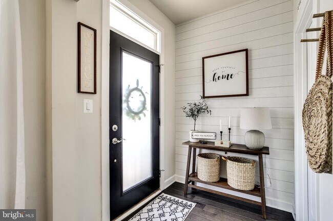 Foto del edificio - 6416 Greenleigh Ave