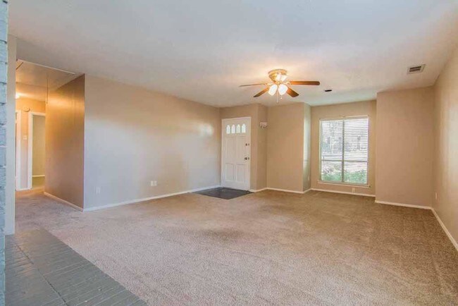 Foto del edificio - 10405 Pagewood Dr