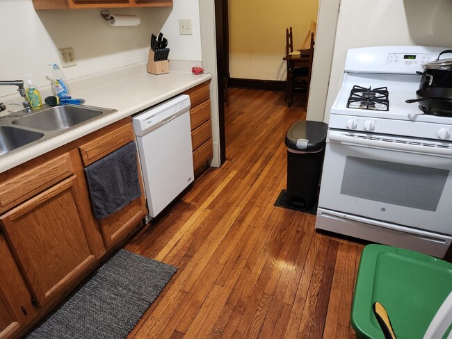 kitchen - 97 W 1st Ave