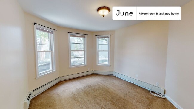 Building Photo - Room in Shared 3 bed/1 bath home