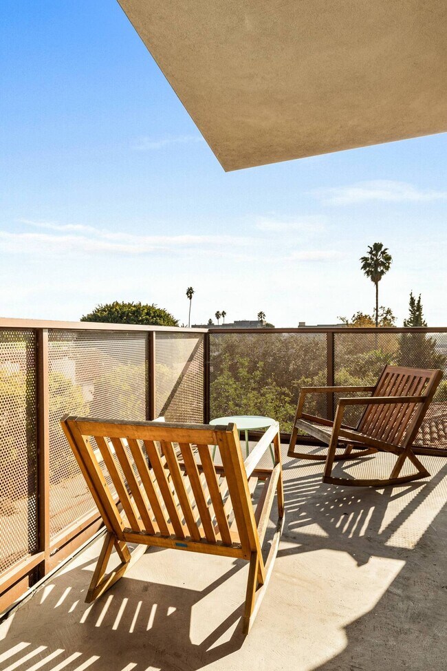 739 S Ogden Dr Unit 1.1344140, Los Angeles, CA 90036 Room for Rent in