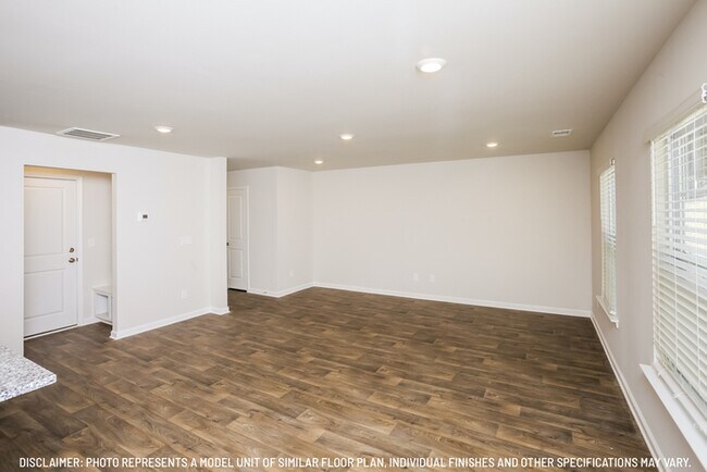 Building Photo - Brand New in Burnside Farms!
