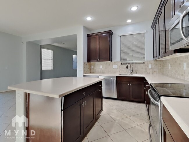 Building Photo - 17855 N 114th Dr