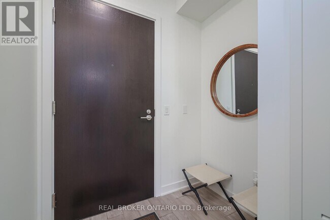 Photo du bâtiment - 11 Yorkville Ave