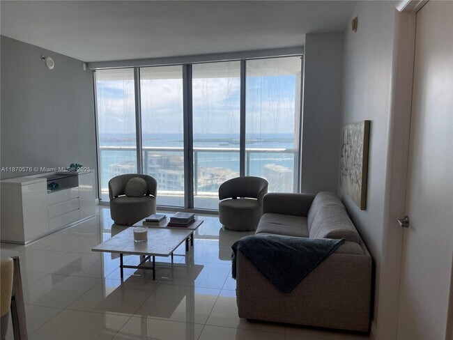 Building Photo - 475 Brickell Ave