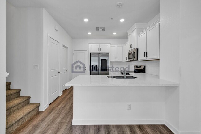 Building Photo - 5301 E Commerce Way