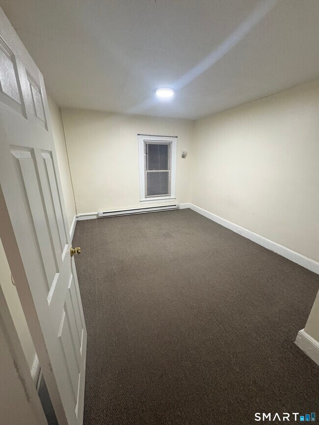 Building Photo - 31 Coe St