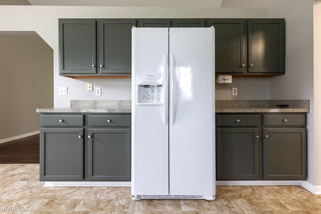 Foto del edificio - 3 br, 2 bath House - 19854 Merriman Rd