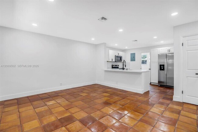 Foto del edificio - 850 SW 12th Ct