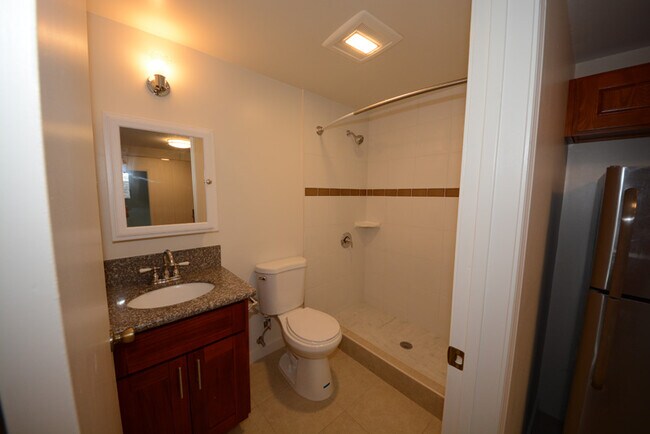 Building Photo - 45-244-244 Wena St