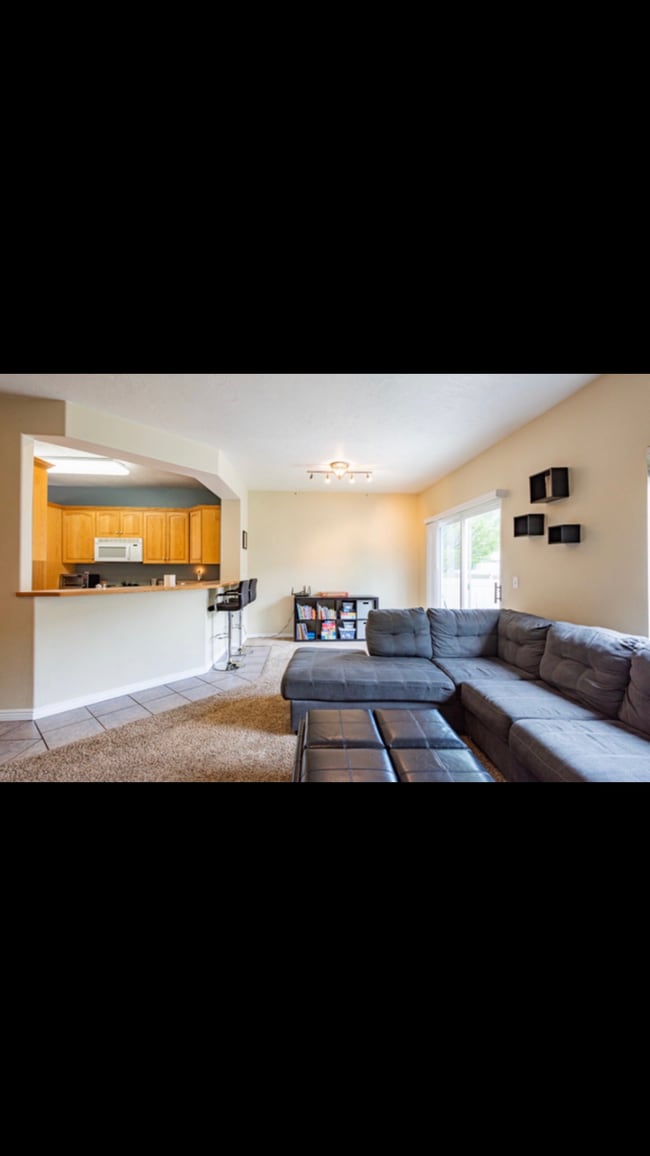 Building Photo - 86 N 360 W