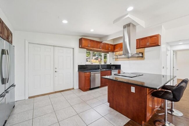 Photo - 4 bedroom in Bellevue WA 98006 House