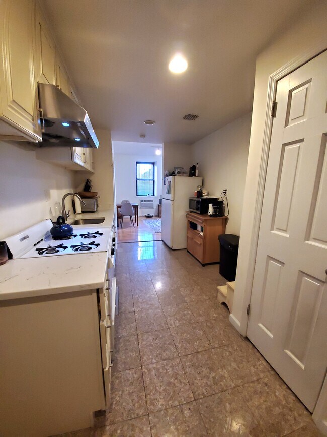 Foto del edificio - 251 E 13th St