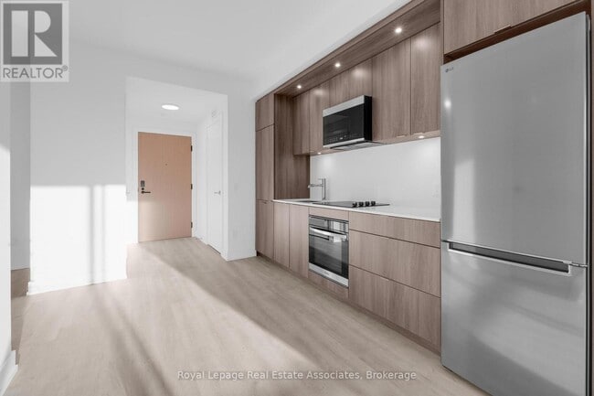 Building Photo - 60 Central Park Roadway