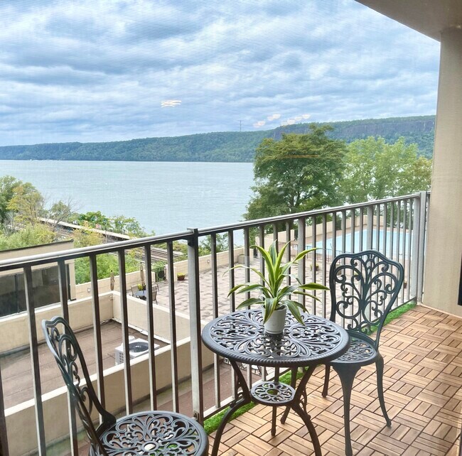 Enjoy your own Hudson River views & NYC! - 1155 Warburton Ave