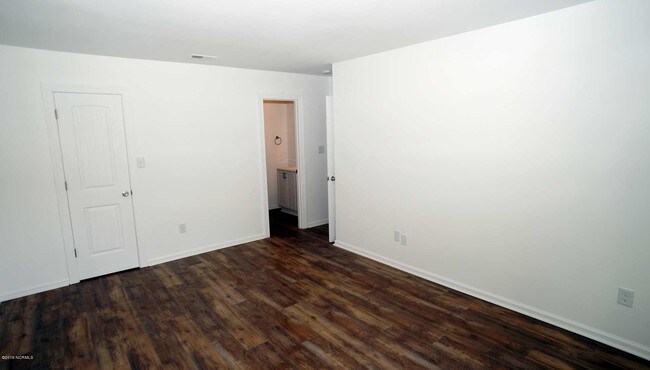 Foto del edificio - 142 Quarterdeck Townes