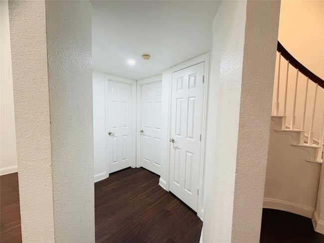 Building Photo - 434 Moonlight Way