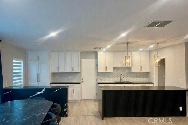 Foto del edificio - 22020 Viscanio Rd