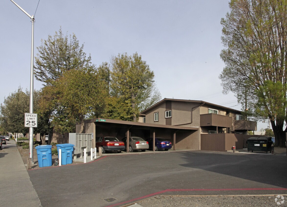 Foto del edificio - Shayla Apartments
