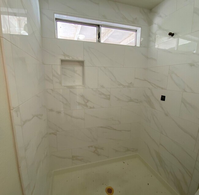 Foto del edificio - RARE SINGLE-STORY SUMMERLIN HOME. 2/2 + Den.