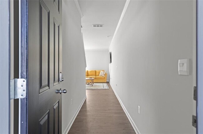 Building Photo - 2203 Blue Monarch Dr