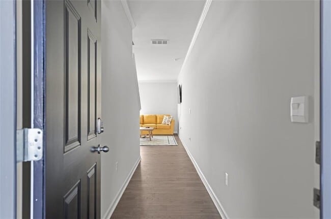 Foto del edificio - 2203 Blue Monarch Dr