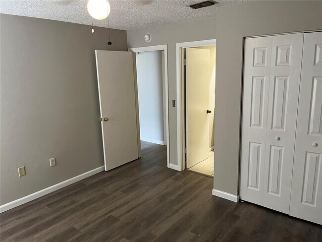 Building Photo - 1690 Crystal Park Cir