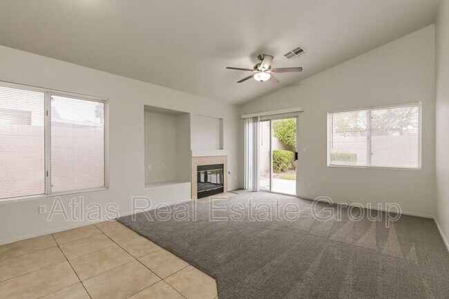 Building Photo - 688 Peach Coral St