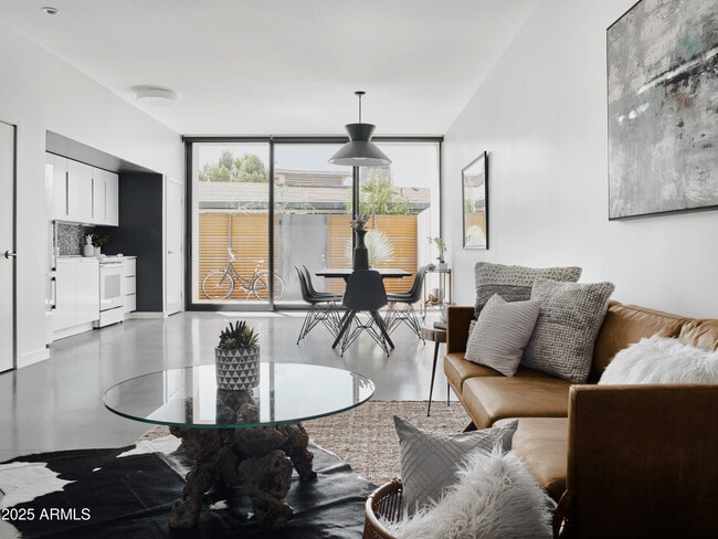 Foto del edificio - 6115 E Hollyhock St