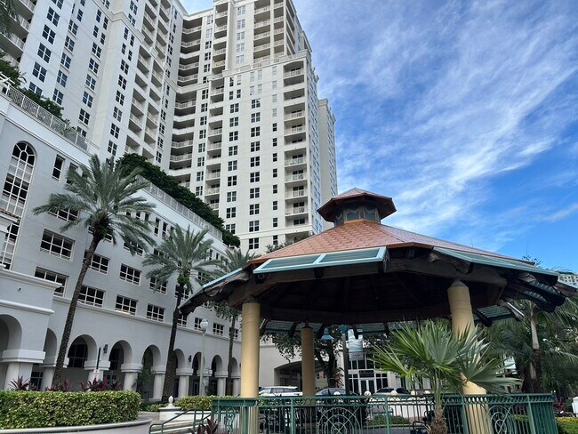 Foto del edificio - 511 SE 5th Ave