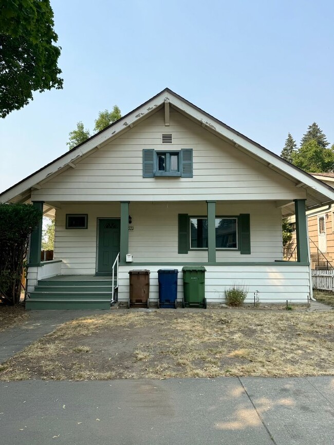 Building Photo - 1520 W 11th Ave