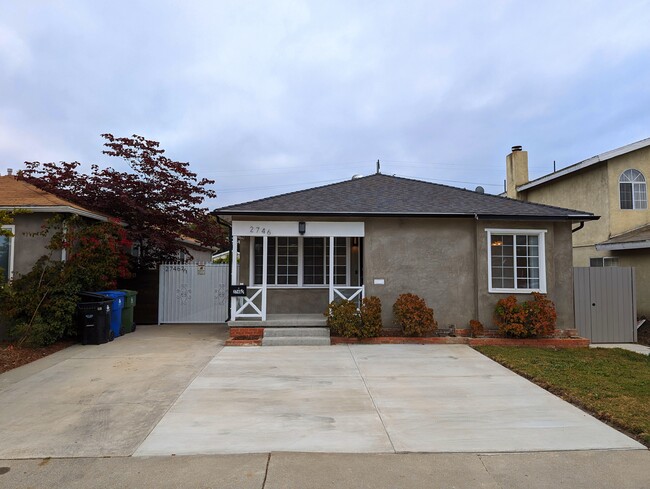 Building Photo - 2746 Thurman Ave