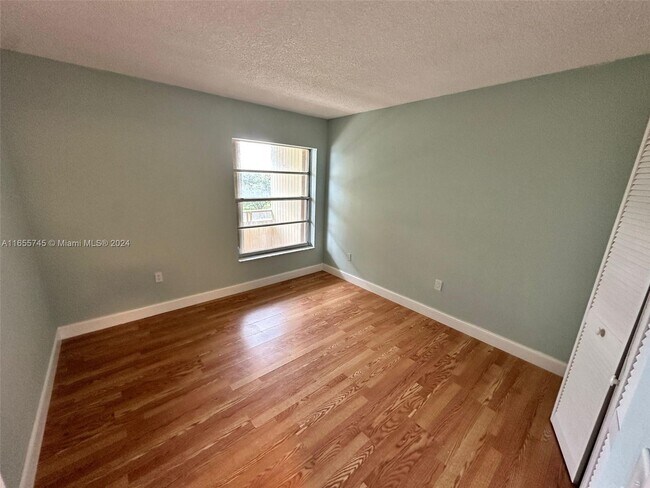 Foto del edificio - 17530 NW 68th Ave