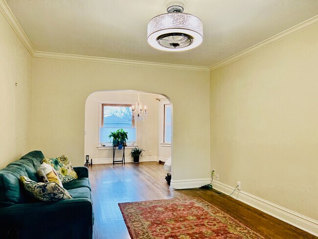 Foto del edificio - 314 E Elm St