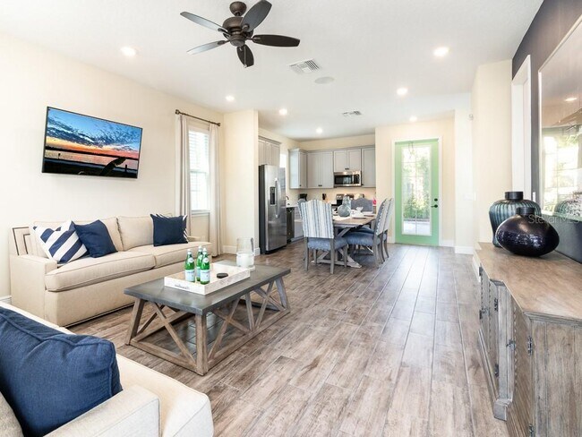 Building Photo - 8001 Sand Bar Dr