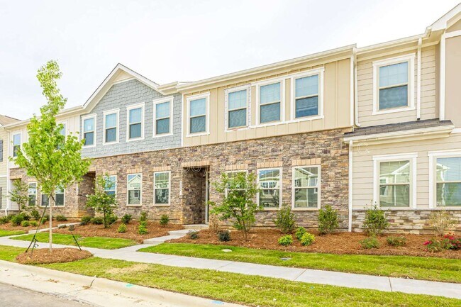 Building Photo - 317 Planters Trace Ln