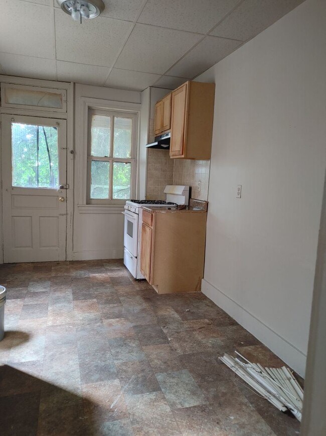 Building Photo - 2 br, 1 bath House - 246 KINGS MILL ROAD