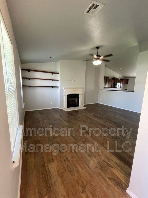 Foto del edificio - 12316 N 108th E Ave