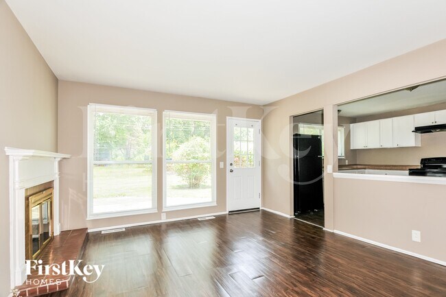 Foto del edificio - 2415 Greenbriar Dr