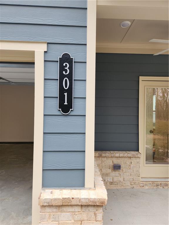 Building Photo - 301 Fraley Dr