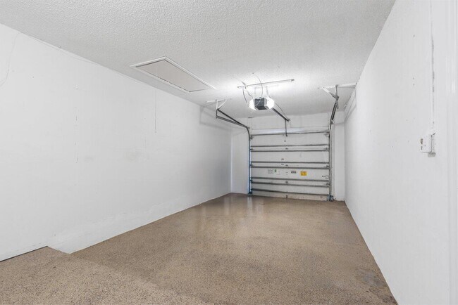 Building Photo - 9197 Southampton Pl
