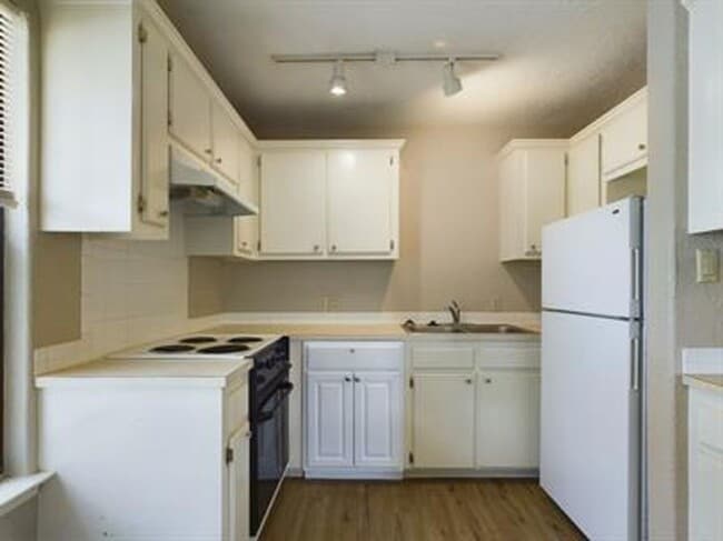 Foto del edificio - 294 Friendship Ln